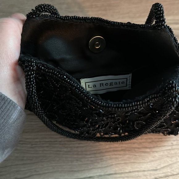 La Regale lace and beaded evening bag - Picture 3 of 4